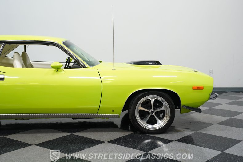 Plymouth-Barracuda-1973-Limelight-White