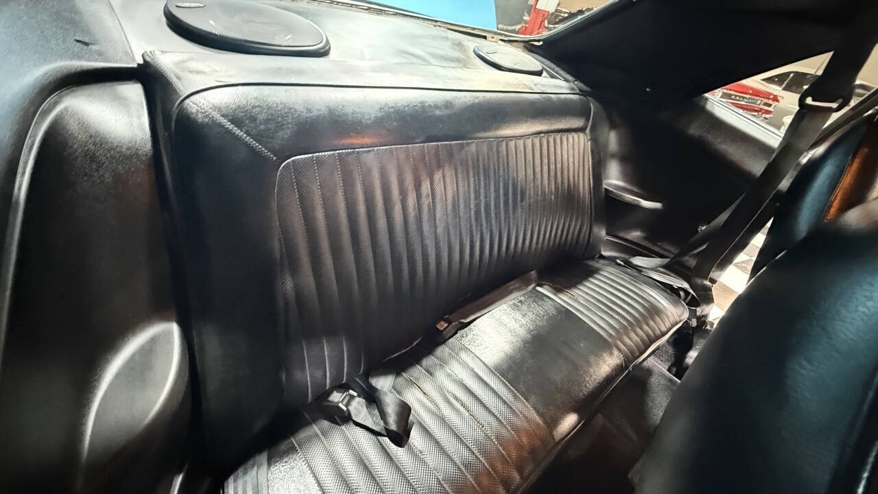 Plymouth-Barracuda-1974-Coupe-3