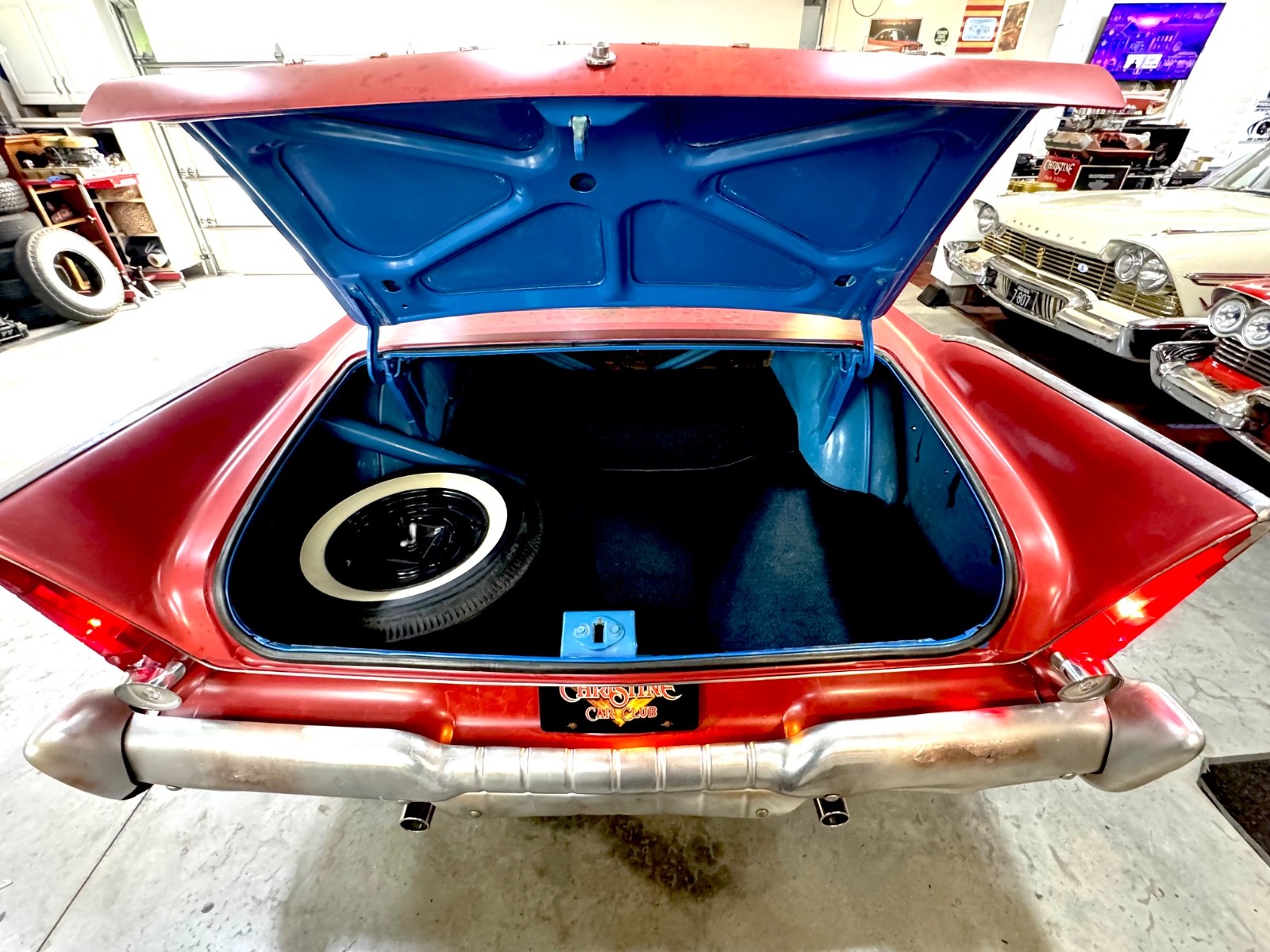 Plymouth-Christine-Fury-1957-Coupe-17