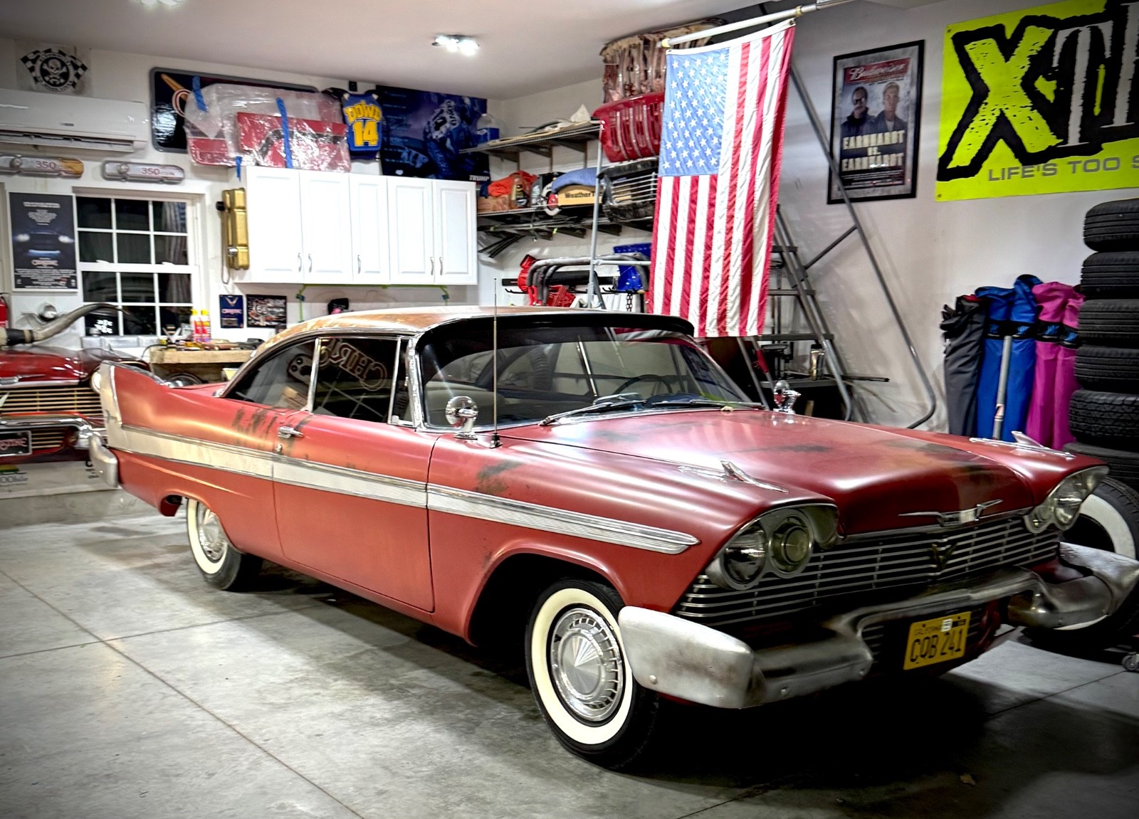 Plymouth-Christine-Fury-1957-Coupe-24