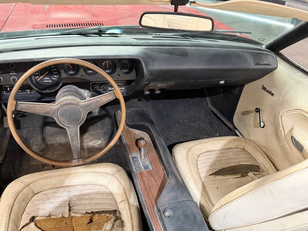 Plymouth-Cuda-1970-18