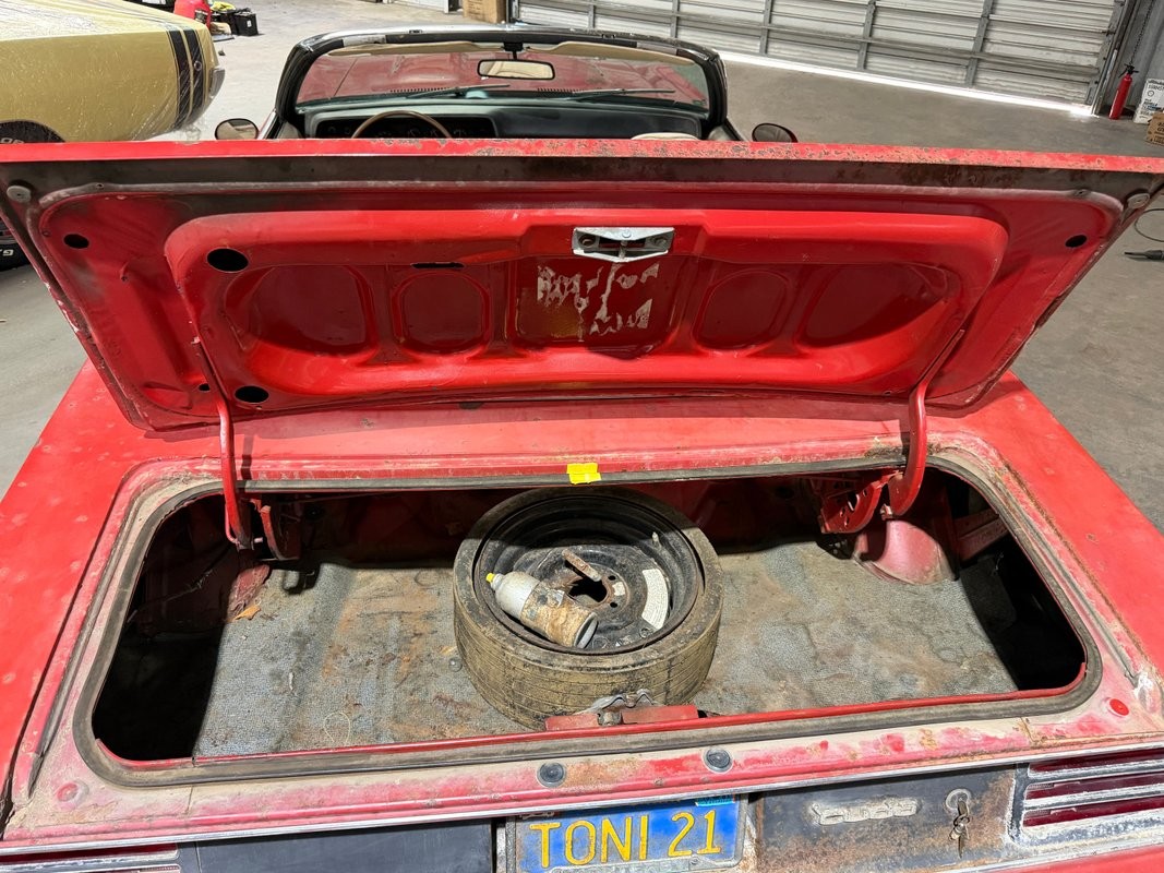 Plymouth-Cuda-1970-19