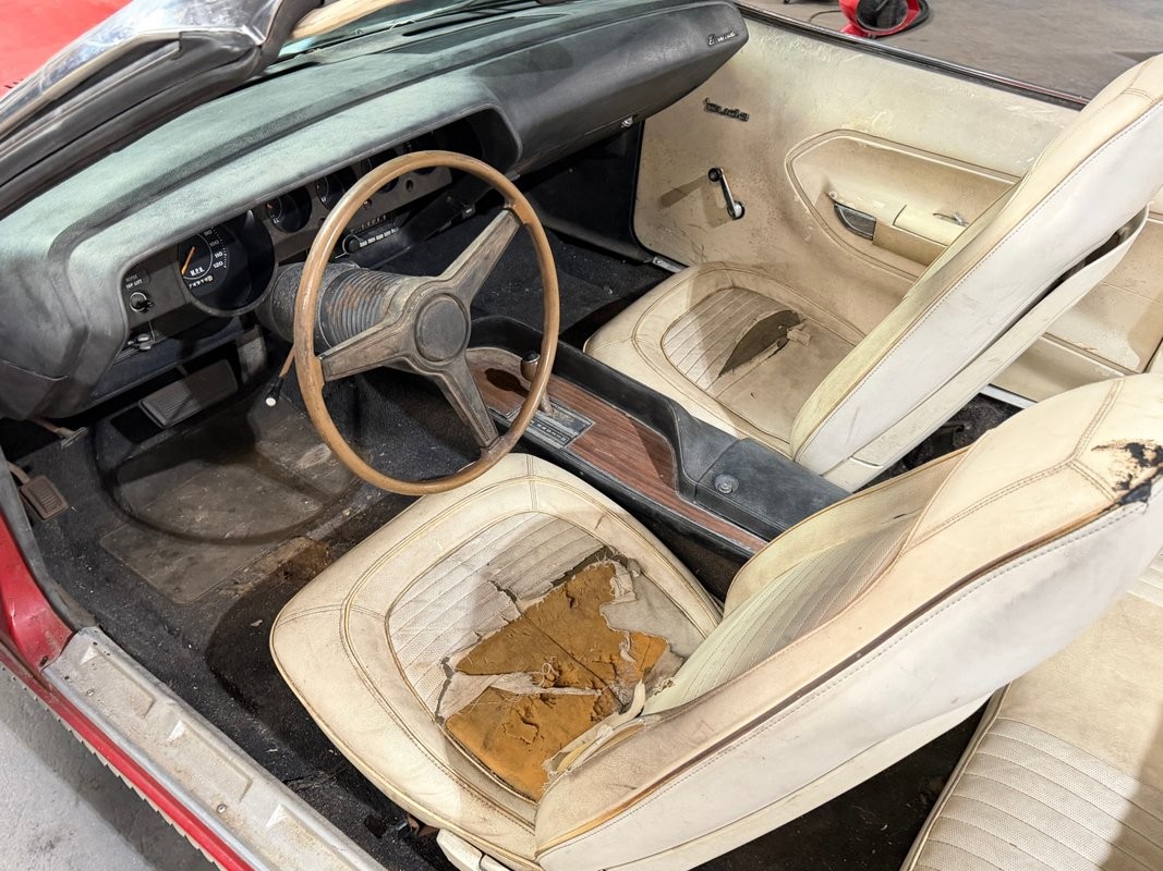 Plymouth-Cuda-1970-9