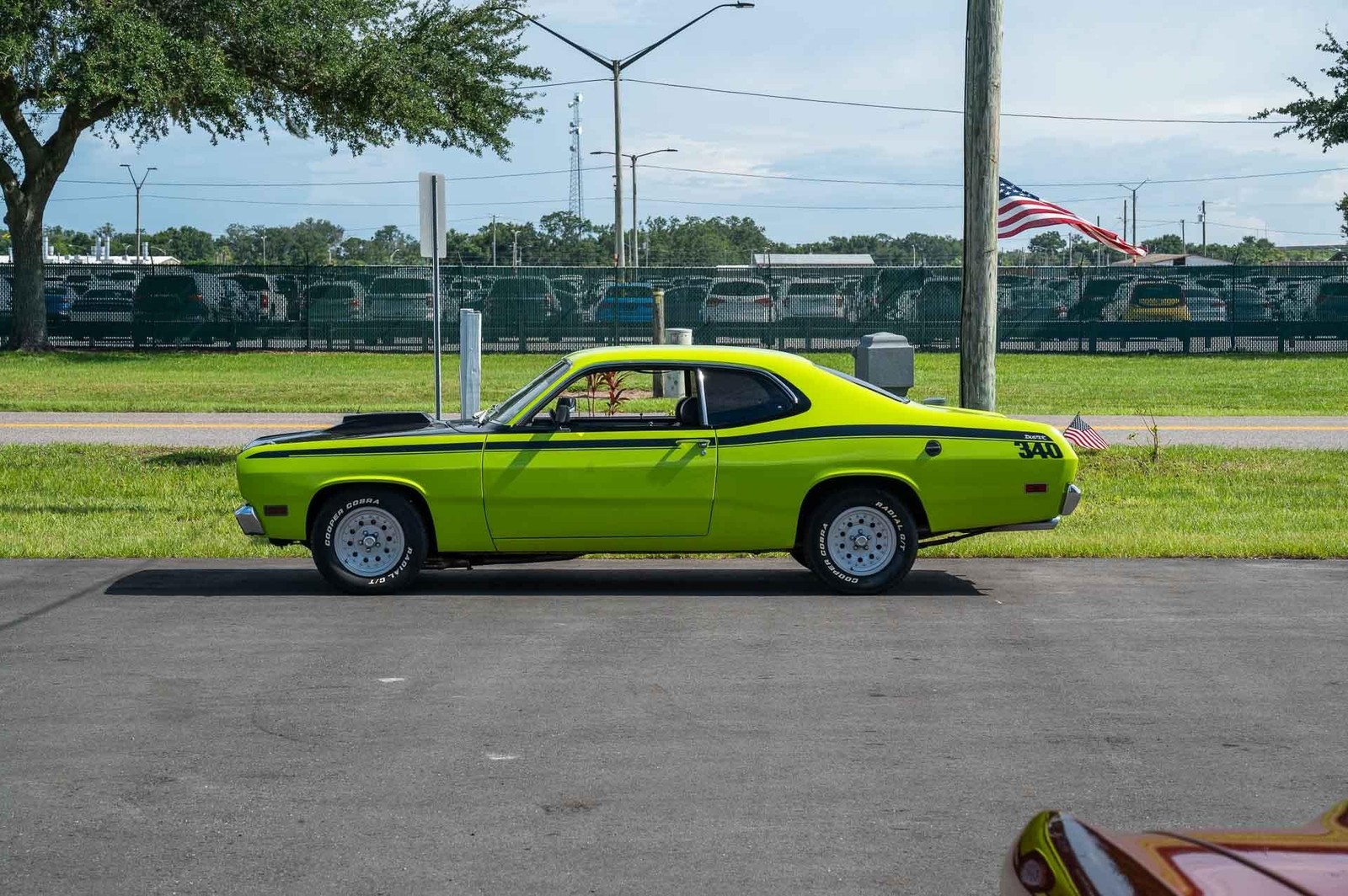 Plymouth-Duster-1970-2-Door-1