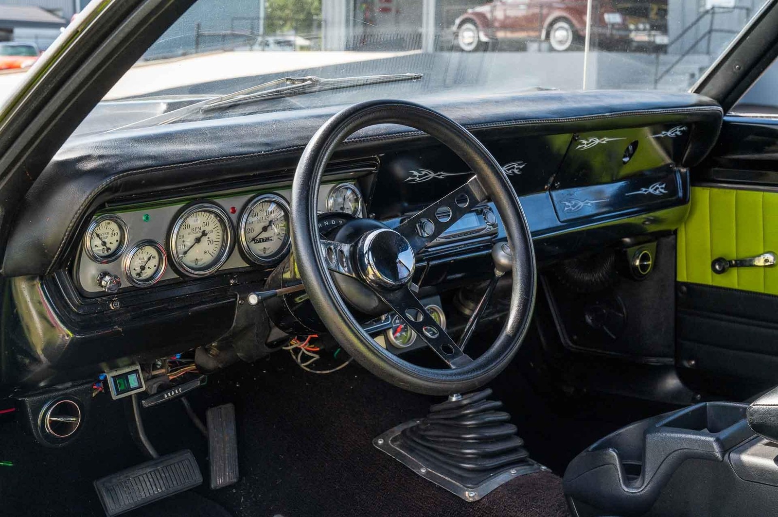 Plymouth-Duster-1970-2-Door-11