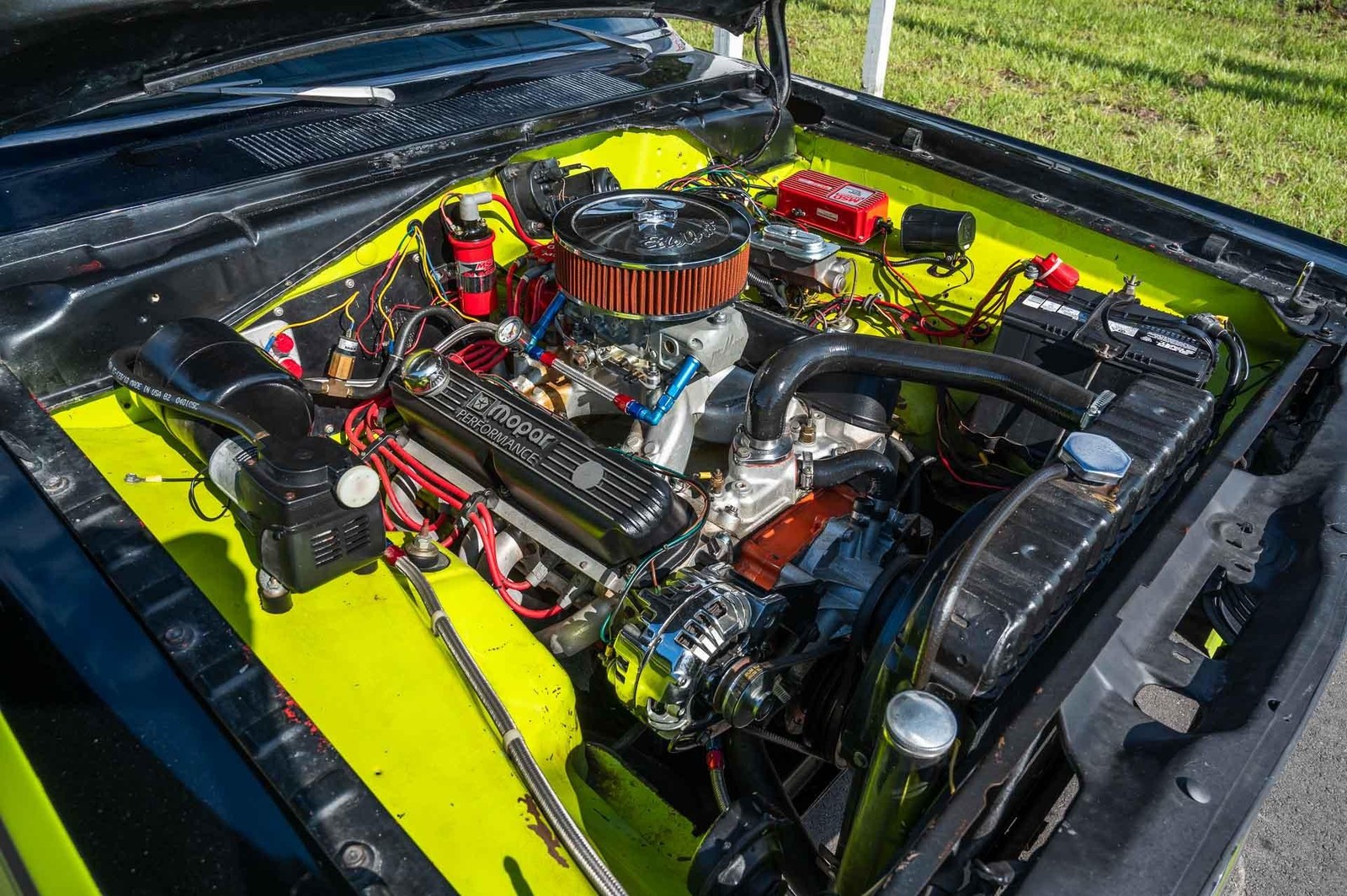 Plymouth-Duster-1970-2-Door-15