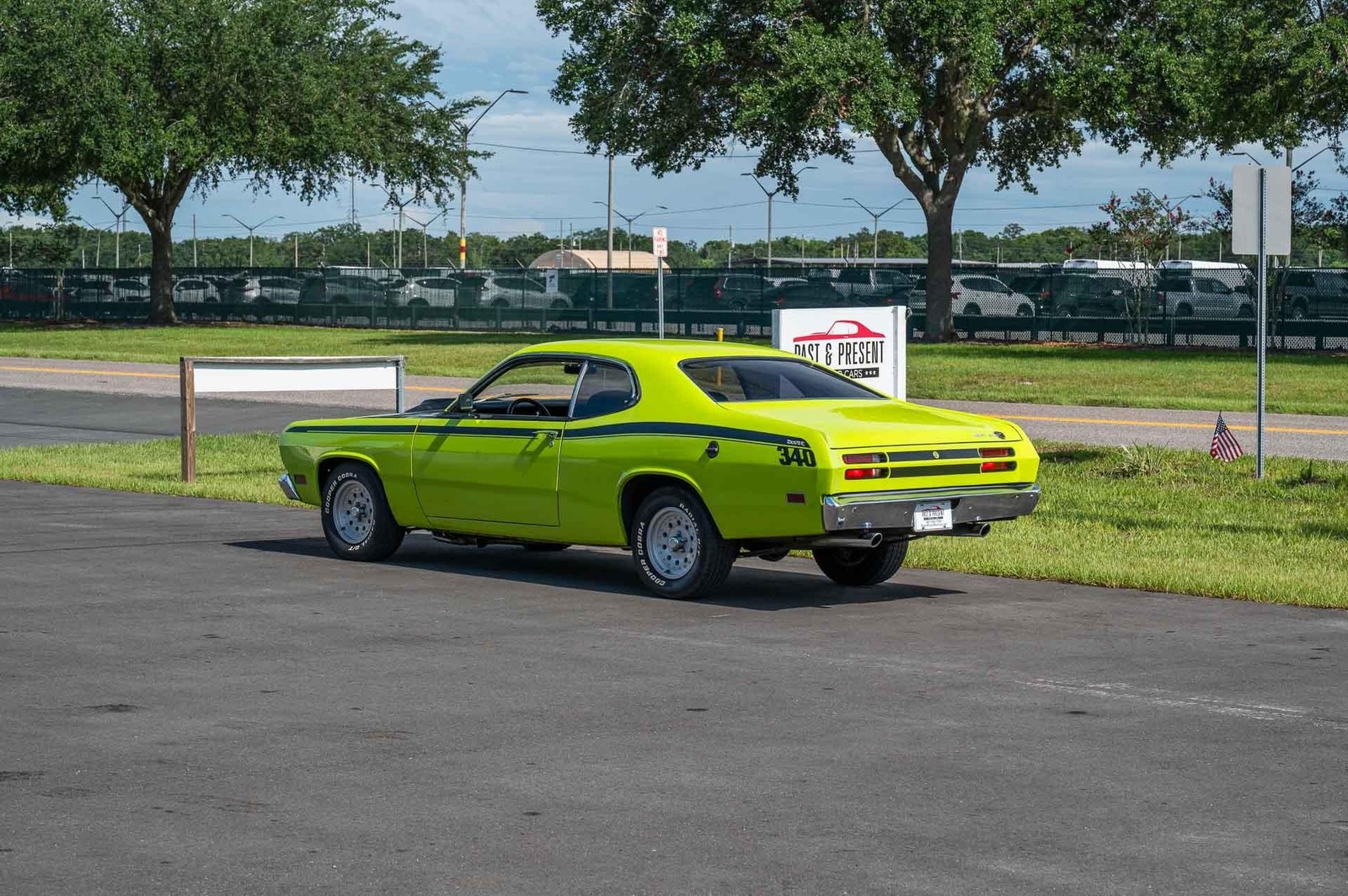 Plymouth-Duster-1970-2-Door-3
