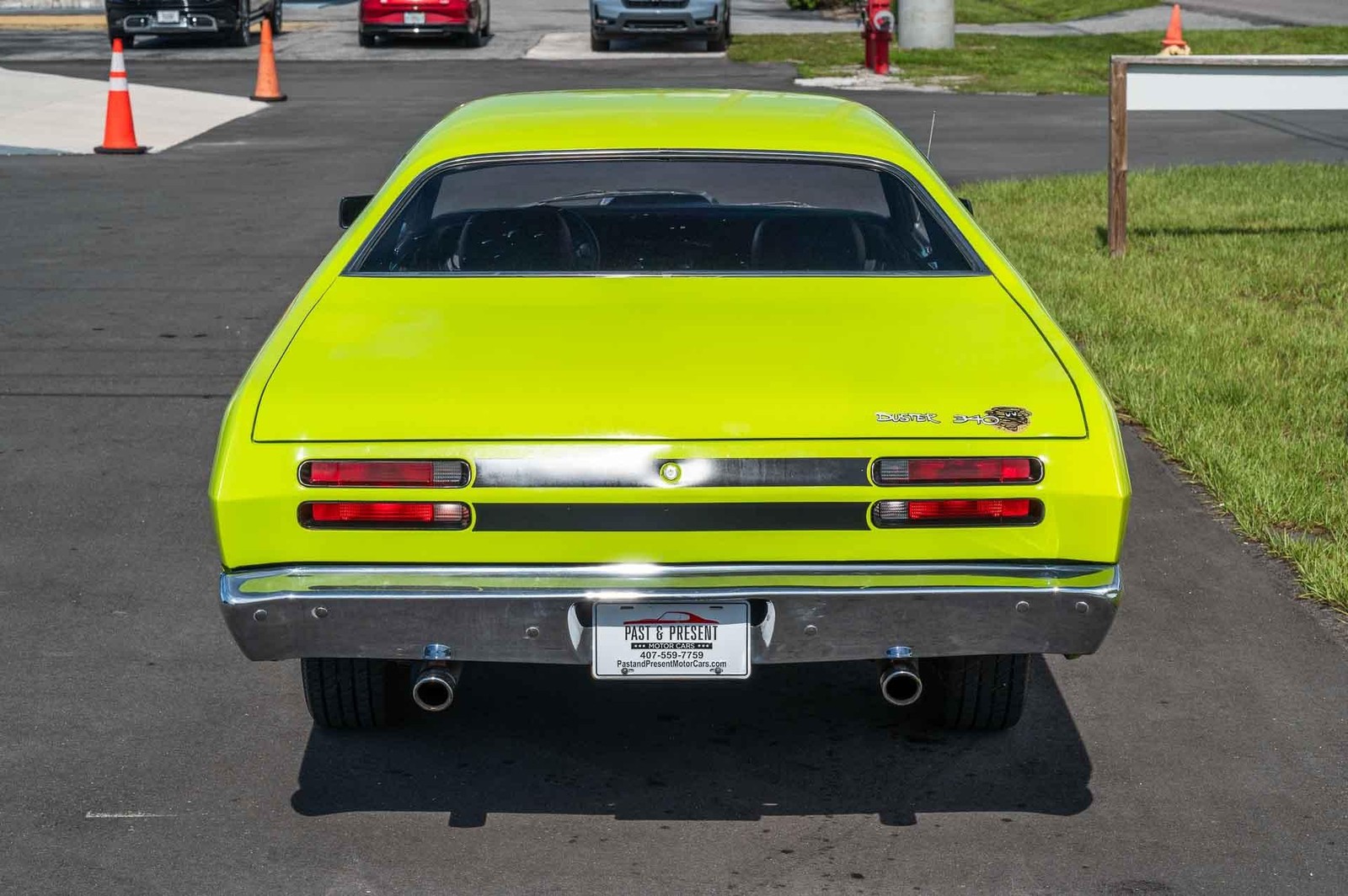 Plymouth-Duster-1970-2-Door-4