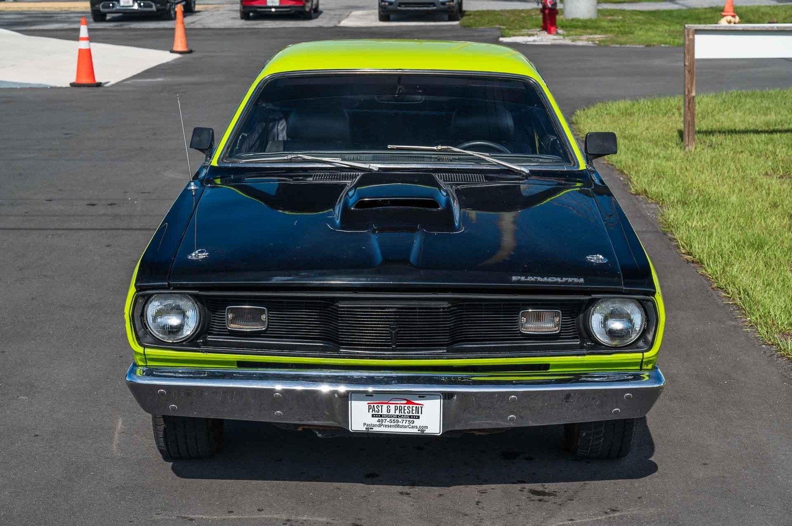 Plymouth-Duster-1970-2-Door-9
