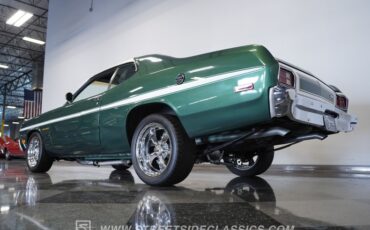 Plymouth-Duster-1974-Green-Green-12