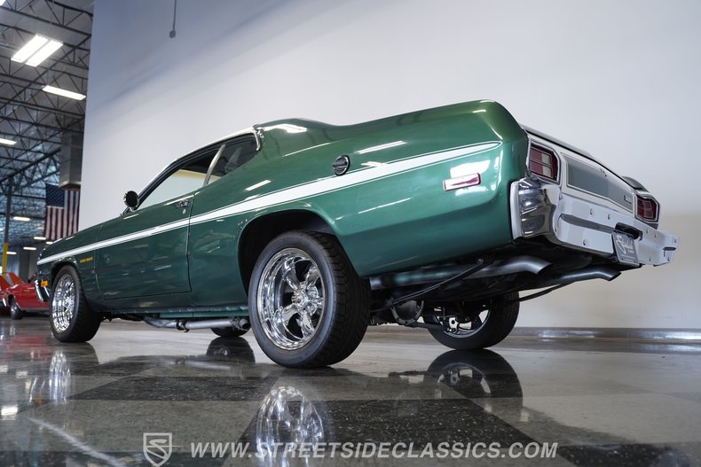 Plymouth-Duster-1974-Green-Green-12