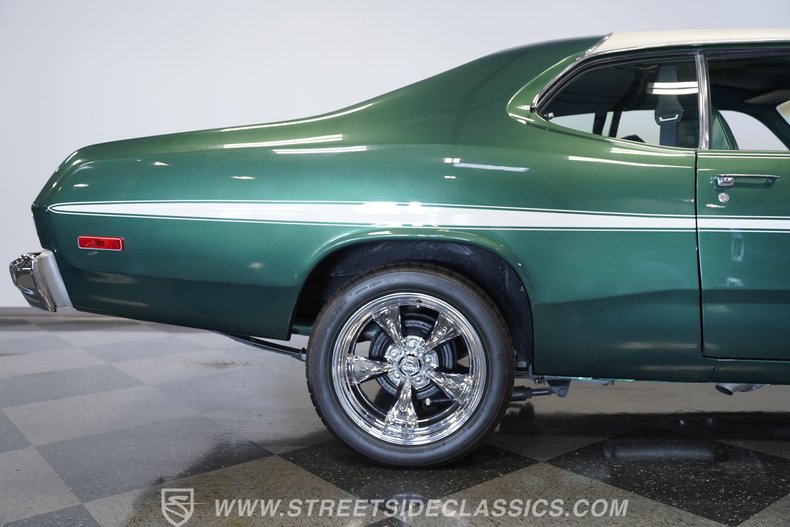 Plymouth-Duster-1974-Green-Green-13