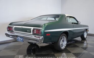 Plymouth-Duster-1974-Green-Green-21