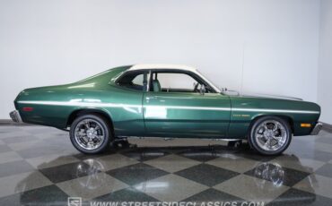 Plymouth-Duster-1974-Green-Green-24