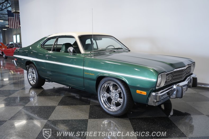 Plymouth-Duster-1974-Green-Green-26