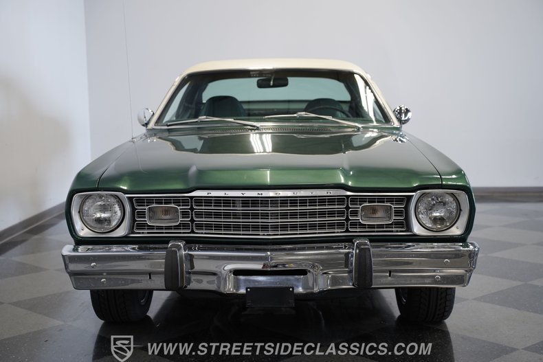Plymouth-Duster-1974-Green-Green-27