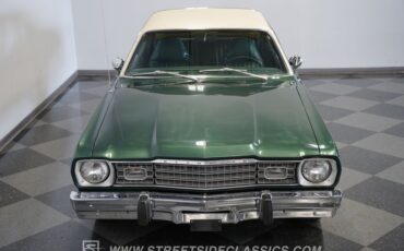 Plymouth-Duster-1974-Green-Green-28