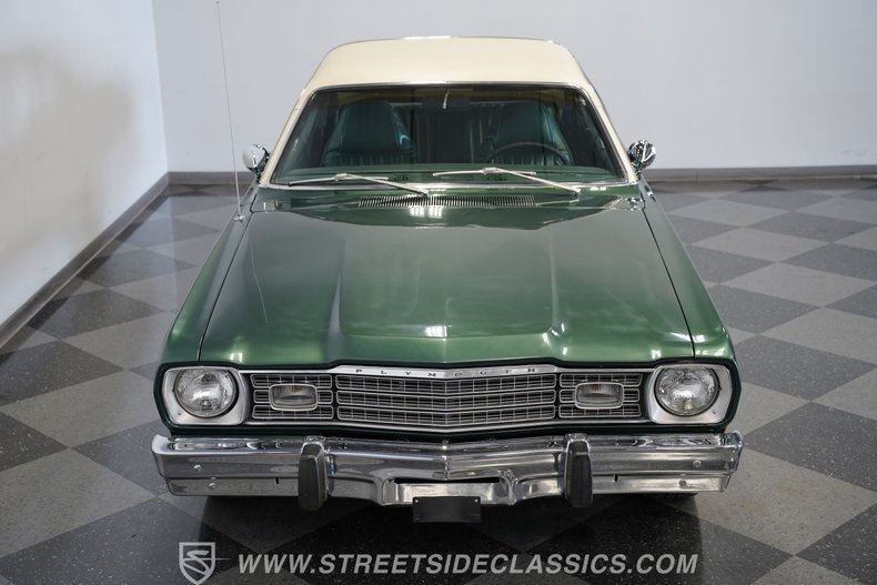 Plymouth-Duster-1974-Green-Green-28