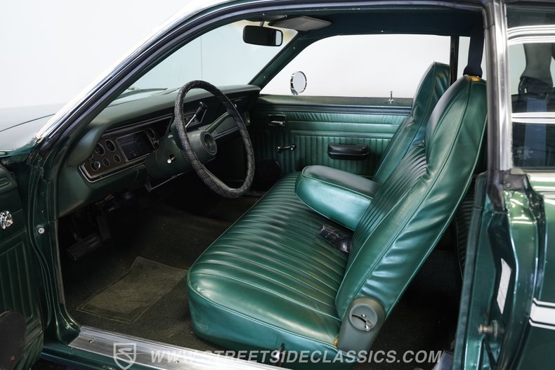 Plymouth-Duster-1974-Green-Green-39