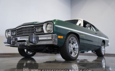 Plymouth-Duster-1974-Green-Green-44