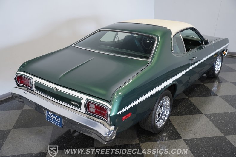 Plymouth-Duster-1974-Green-Green-46