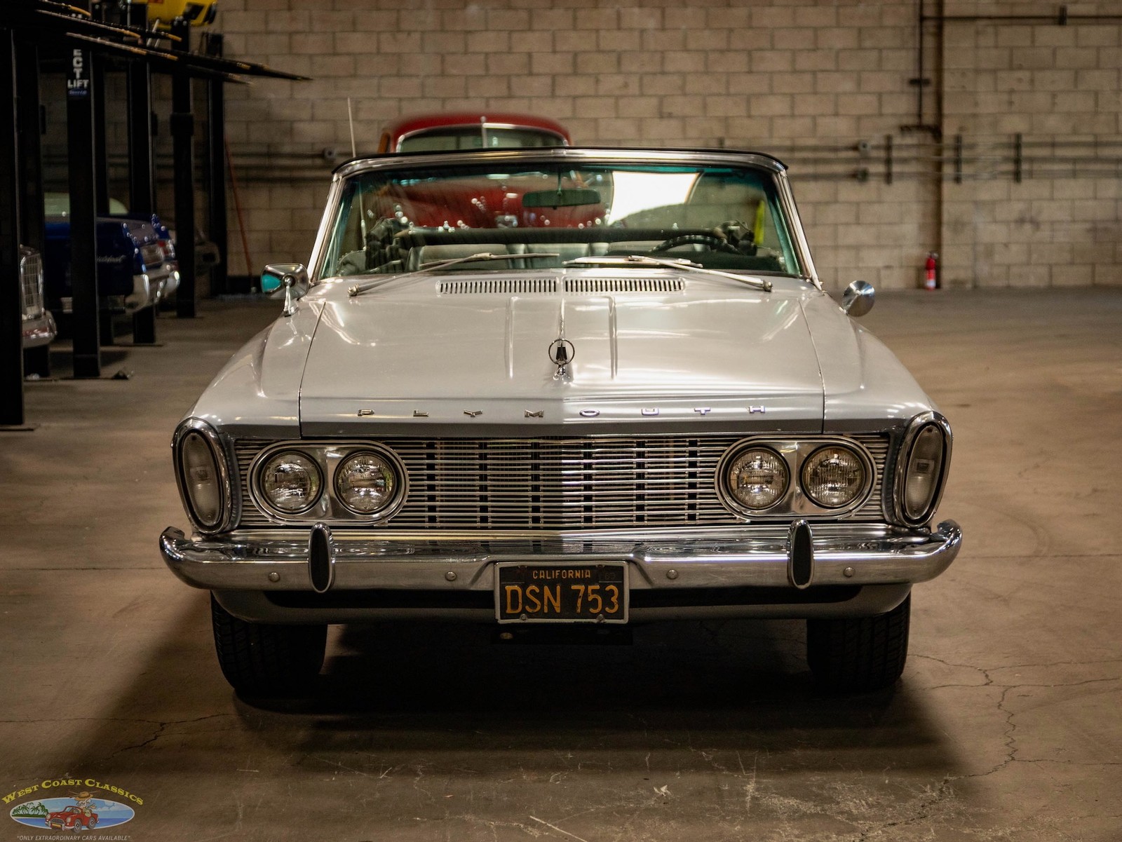 Plymouth-Fury-1963-2-Door-Convertible-13