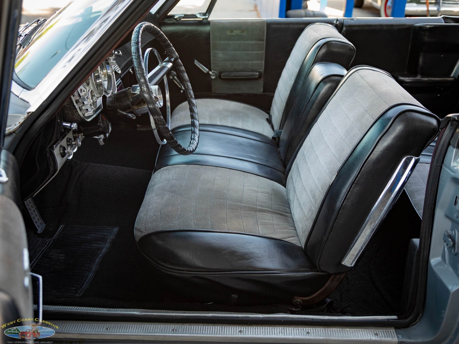 Plymouth-Fury-1963-2-Door-Convertible-30