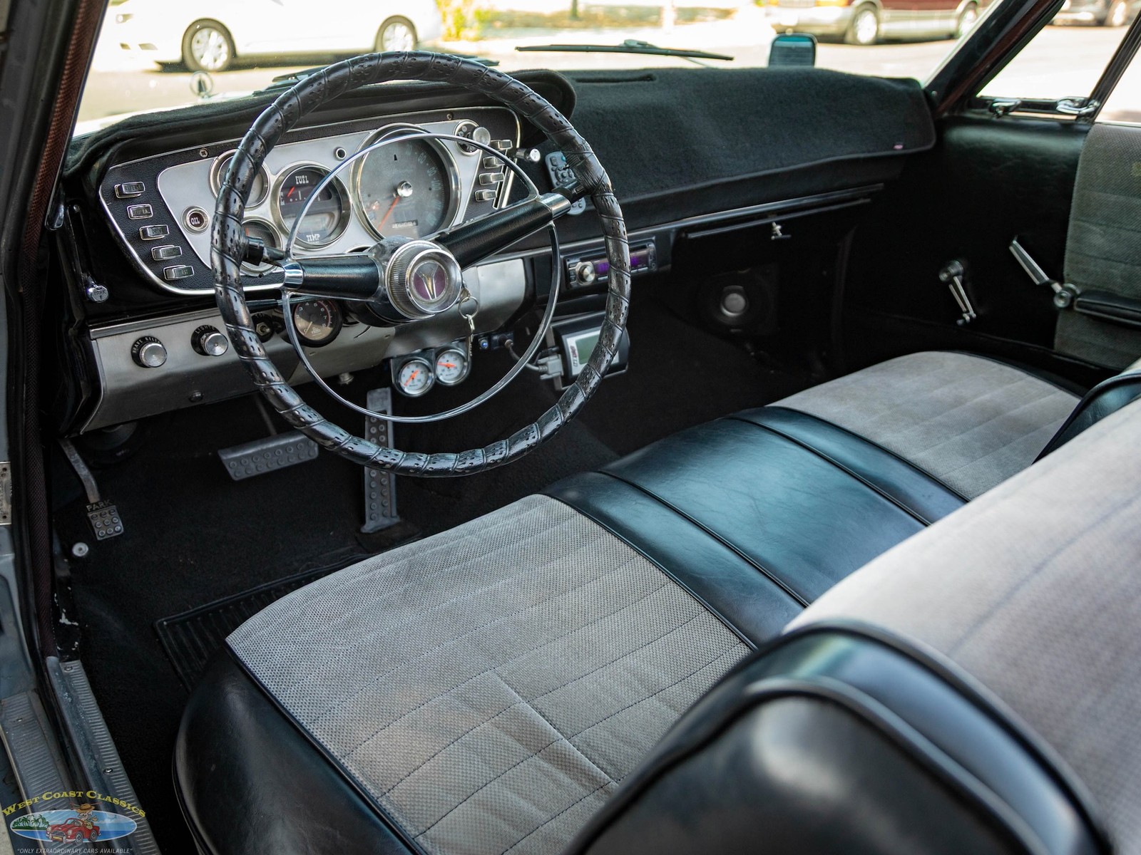 Plymouth-Fury-1963-2-Door-Convertible-32