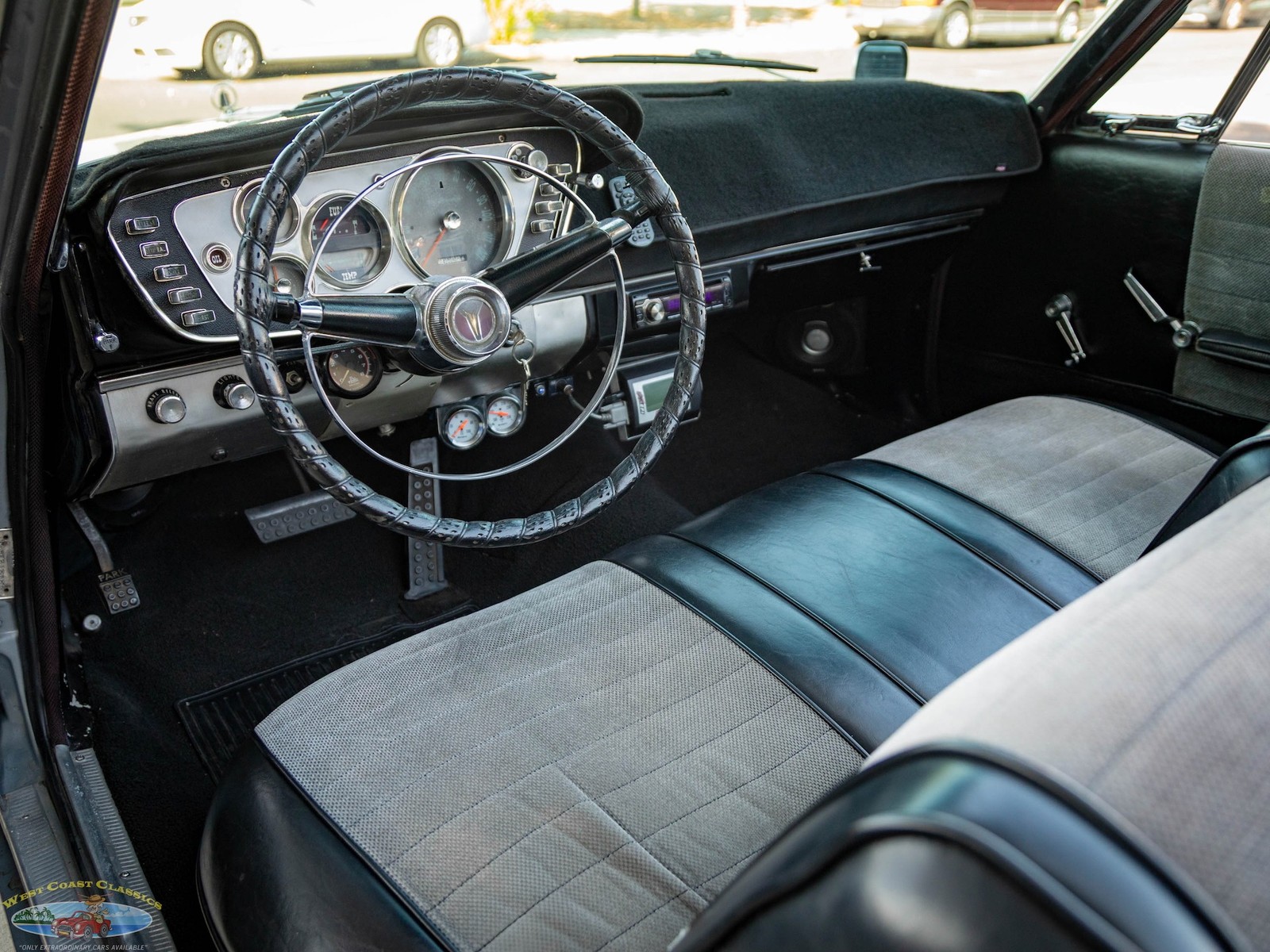 Plymouth-Fury-1963-2-Door-Convertible-33