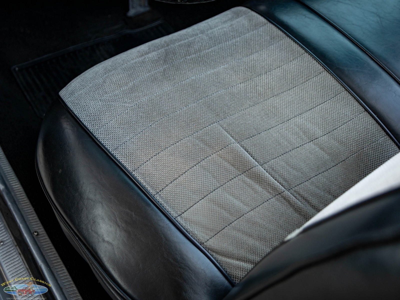 Plymouth-Fury-1963-2-Door-Convertible-34