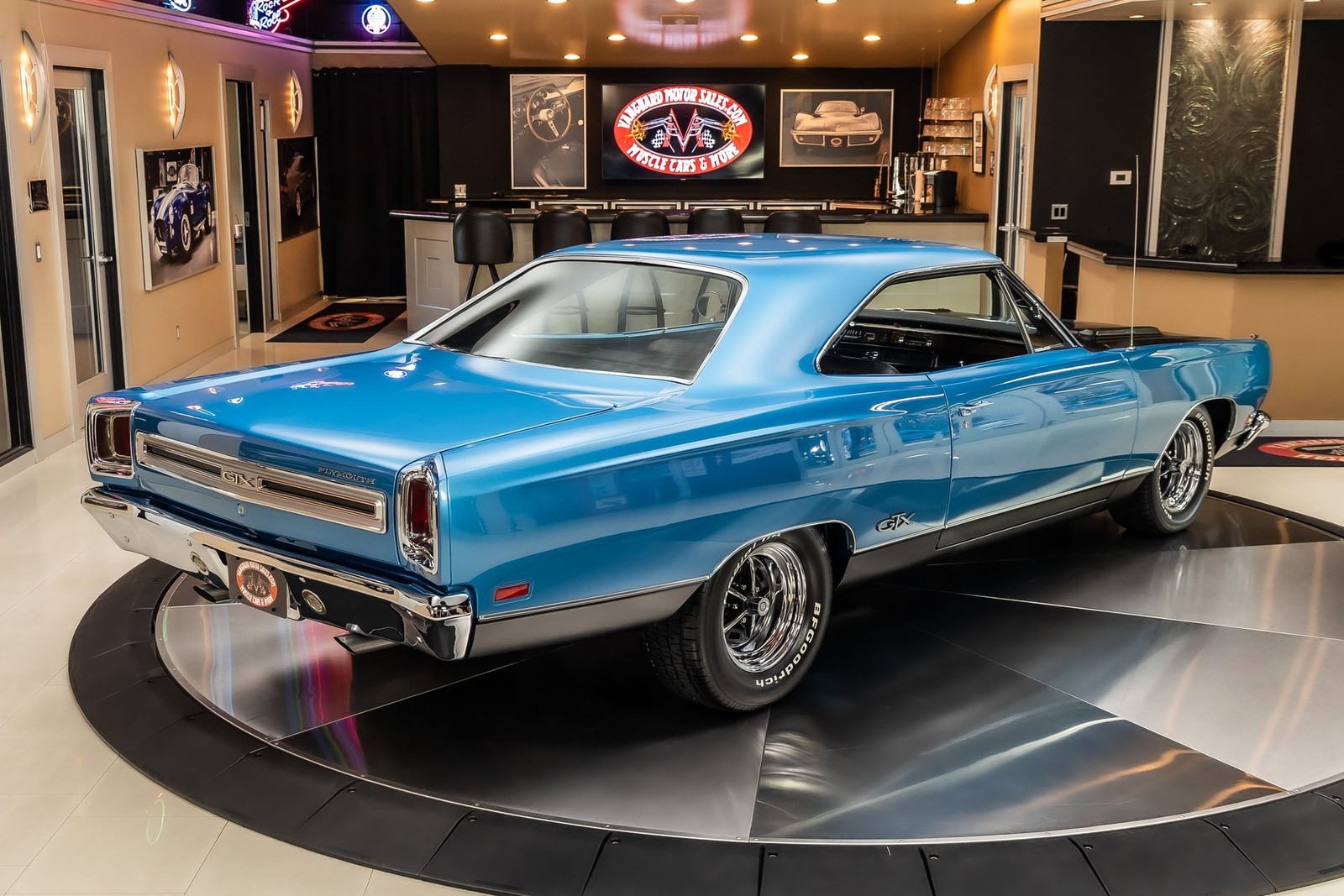 Plymouth-GTX-1969-Coupe-13