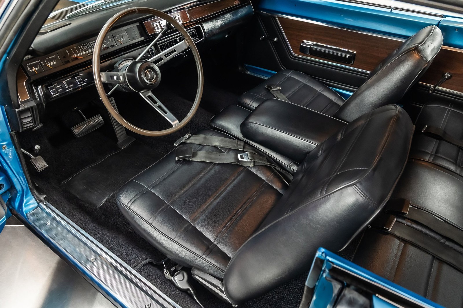 Plymouth-GTX-1969-Coupe-2