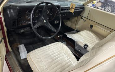 Plymouth-Gtx-1972-Red-Black-18