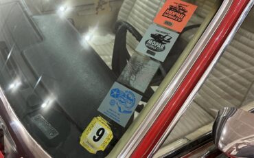 Plymouth-Gtx-1972-Red-Black-2