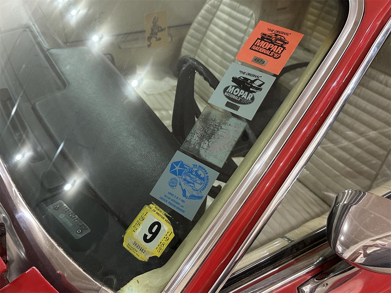 Plymouth-Gtx-1972-Red-Black-2