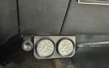 Plymouth-Gtx-1972-Red-Black-22