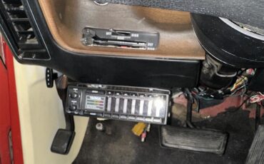 Plymouth-Gtx-1972-Red-Black-23