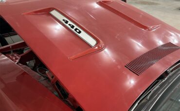 Plymouth-Gtx-1972-Red-Black-24