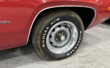 Plymouth-Gtx-1972-Red-Black-30