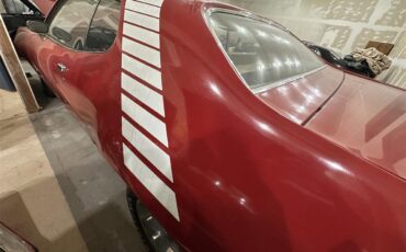 Plymouth-Gtx-1972-Red-Black