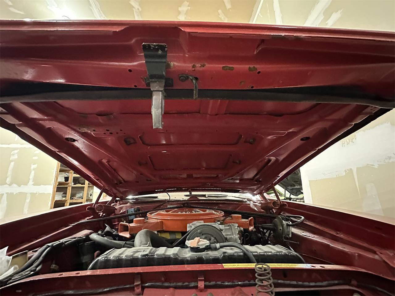 Plymouth-Gtx-1972-Red-Black-5