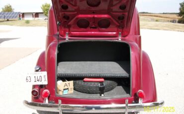 Plymouth-P2-1936-Burgandy-Gray-8