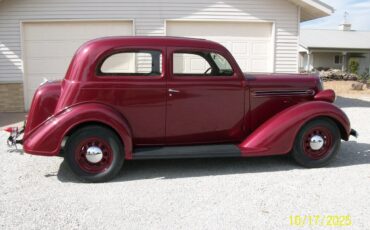 Plymouth-P2-1936-Burgandy-Gray-9