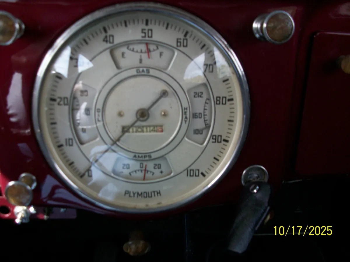 Plymouth-P2-1936-Burgandy-Gray