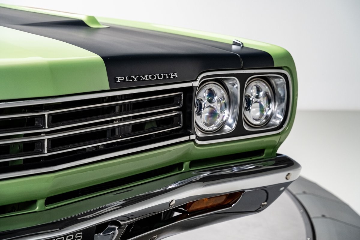 Plymouth-Road-Runner-1969-Coupe-10