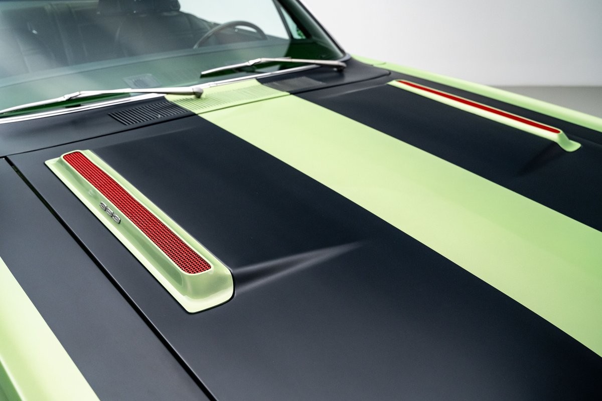 Plymouth-Road-Runner-1969-Coupe-11