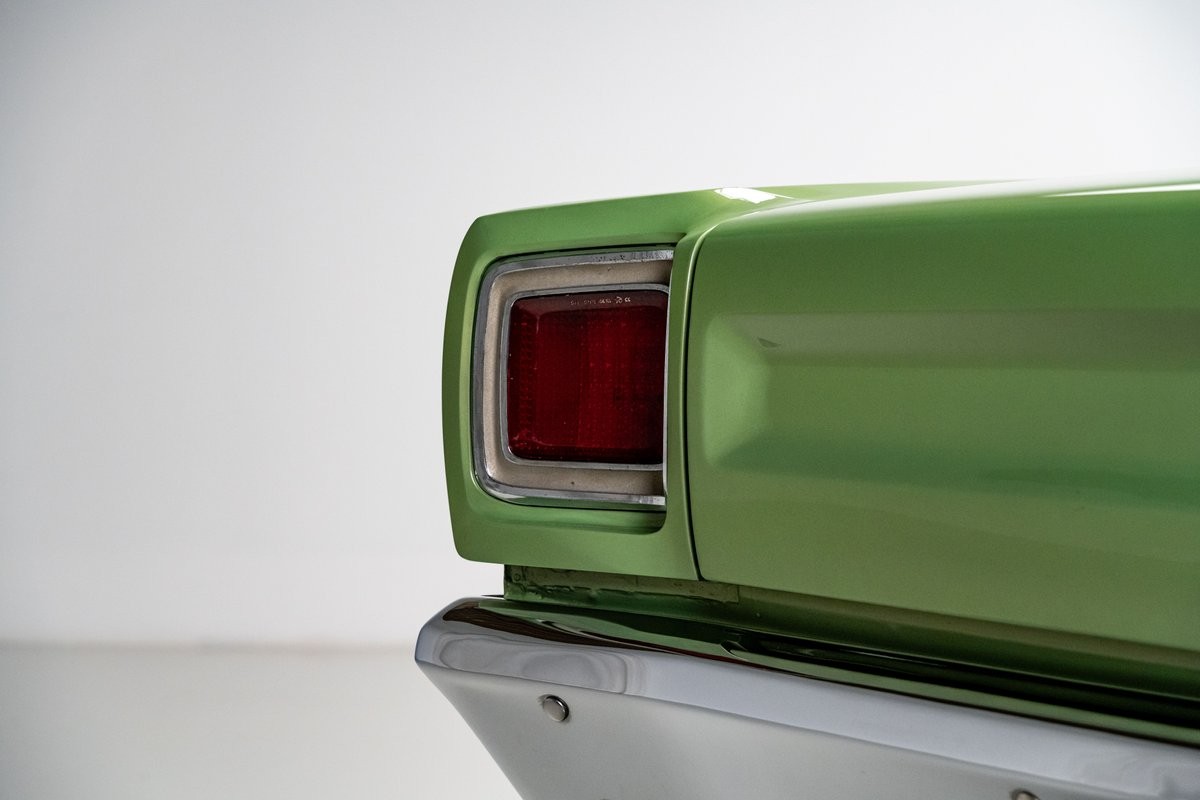 Plymouth-Road-Runner-1969-Coupe-21