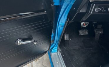 Plymouth-Road-Runner-1969-Coupe-24