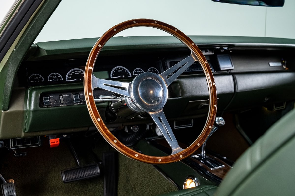 Plymouth-Road-Runner-1969-Coupe-3