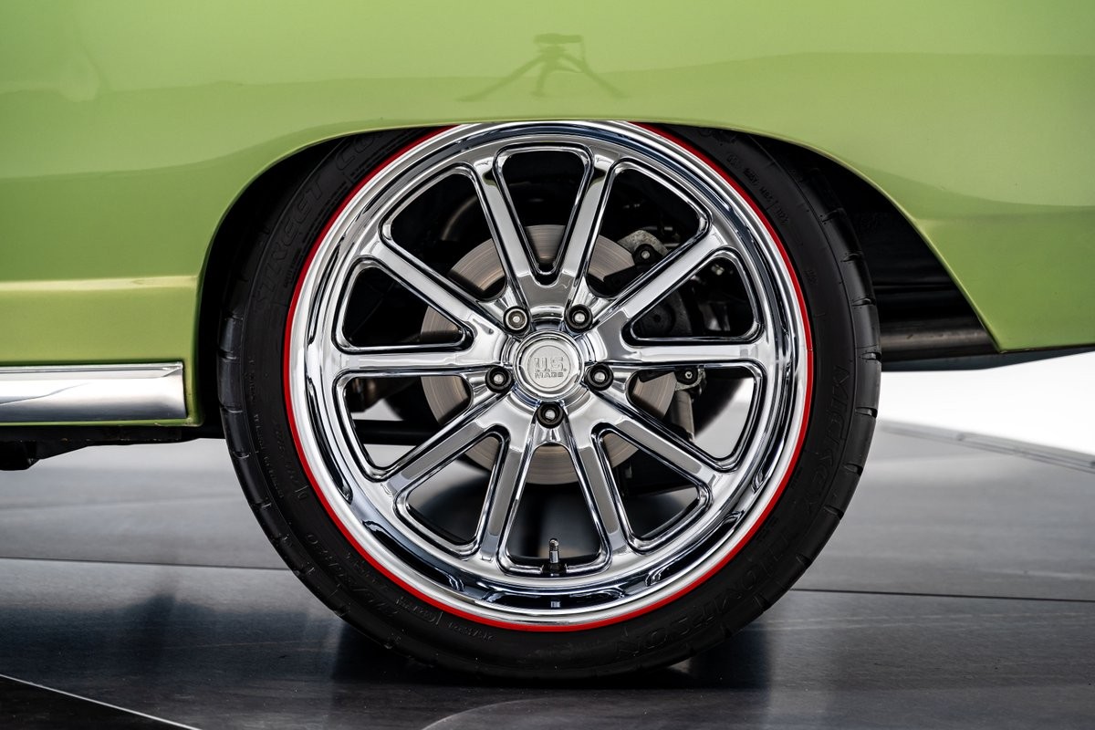 Plymouth-Road-Runner-1969-Coupe-38